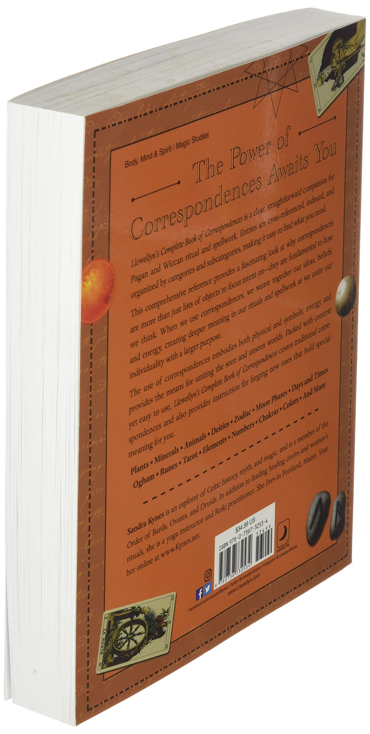 Llewellyn's Complete Book of Correspondences : A Comprehensive & Cross-Referenced Resource for Pagans & Wiccans